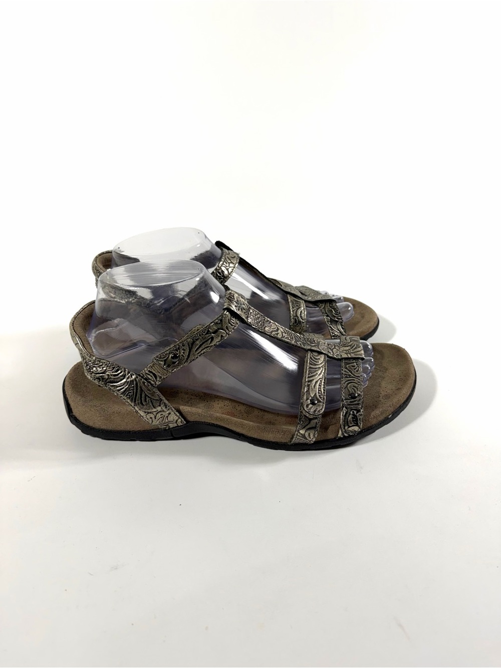 Taos Trophy 2 Sandals Embossed Pewter